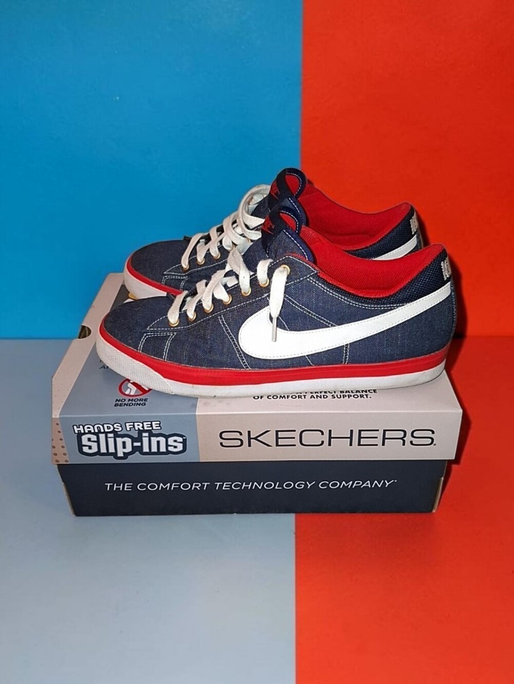 Nike Men's Navy and Red Low-Top Sneakers with White Swoosh